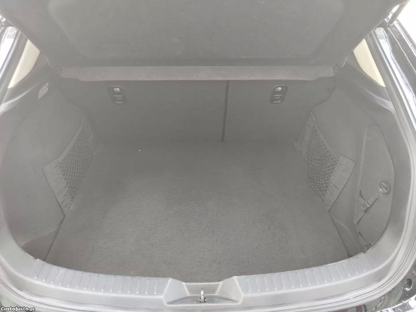 Mazda 3 1.5 sky-d excellence pack ht navi — fotografia 13