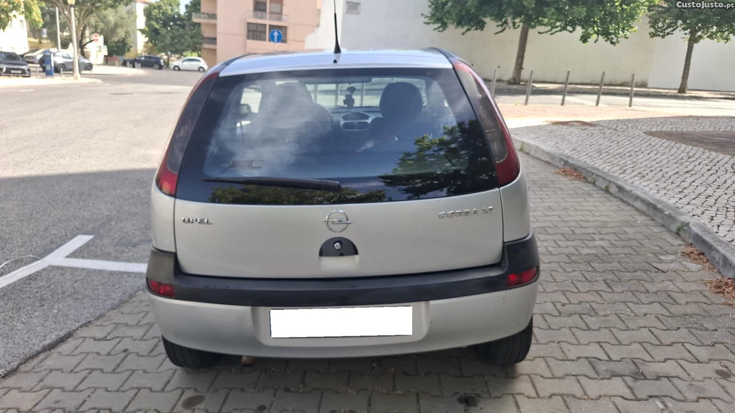 Opel Corsa 1.2 — fotografia 4