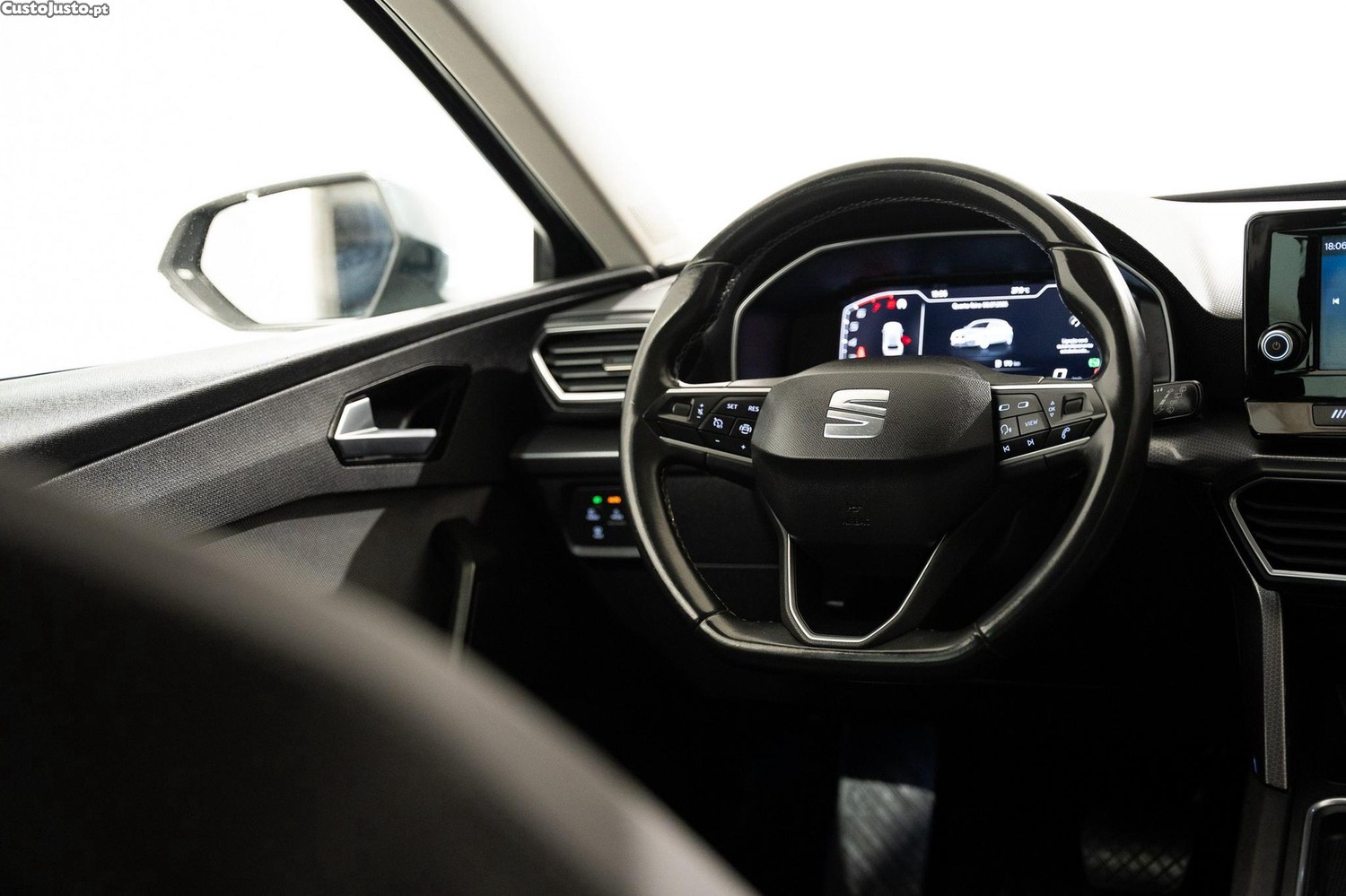 SEAT Leon 1.0 ETSI Style DSG — fotografia 4