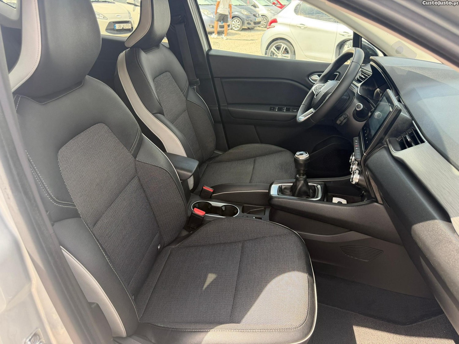 Renault Captur 1.3 TCe Exclusive — fotografia 3