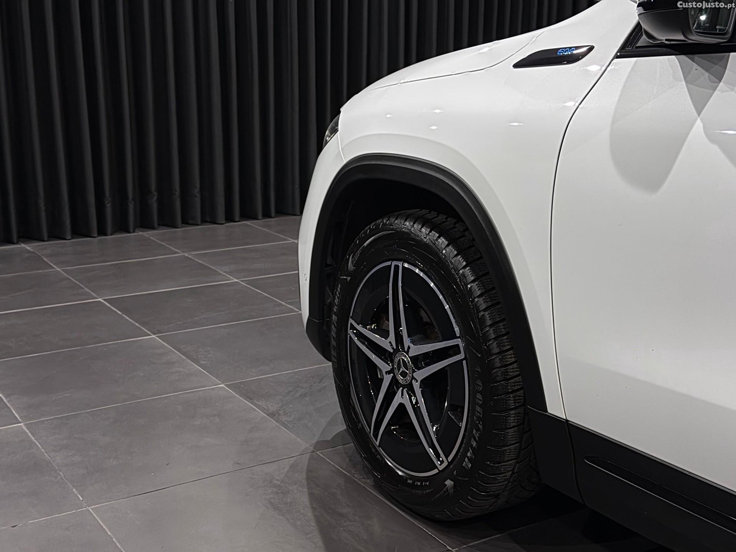Mercedes-Benz EQA AMG Line — fotografia 13