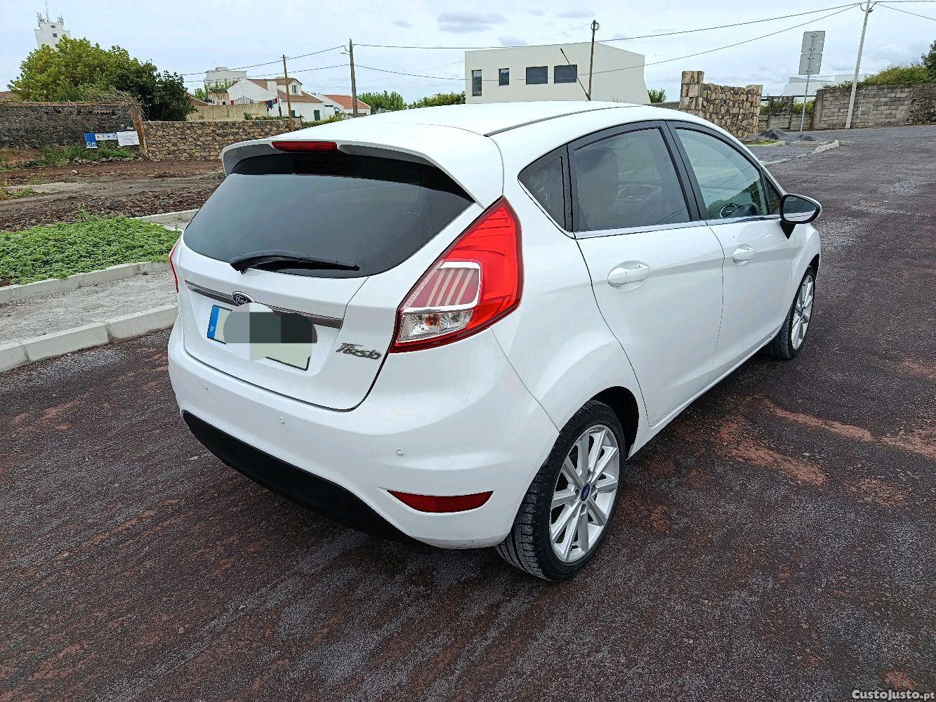 Ford Fiesta 1.5 diesel — photo 4