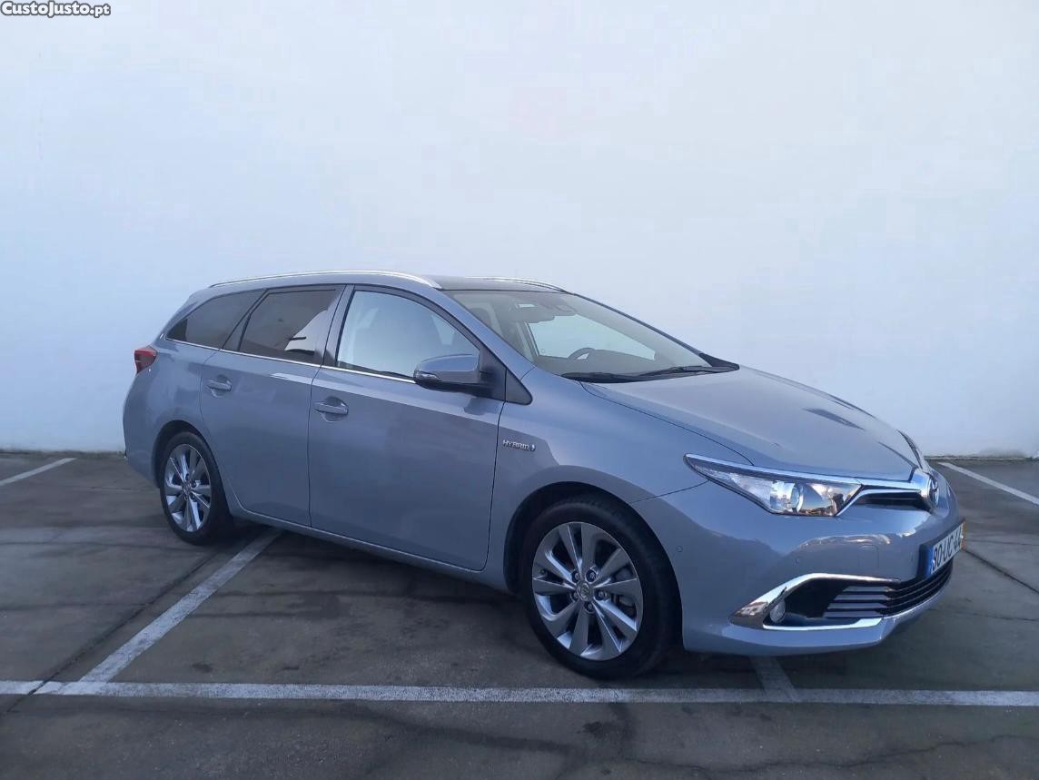 Toyota Auris Exclusive - 18 — photo 5