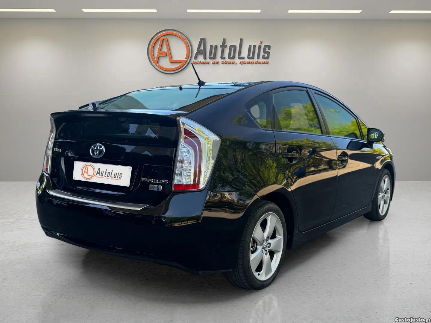 Toyota Prius 1.8 HSD Premium — fotografia 5