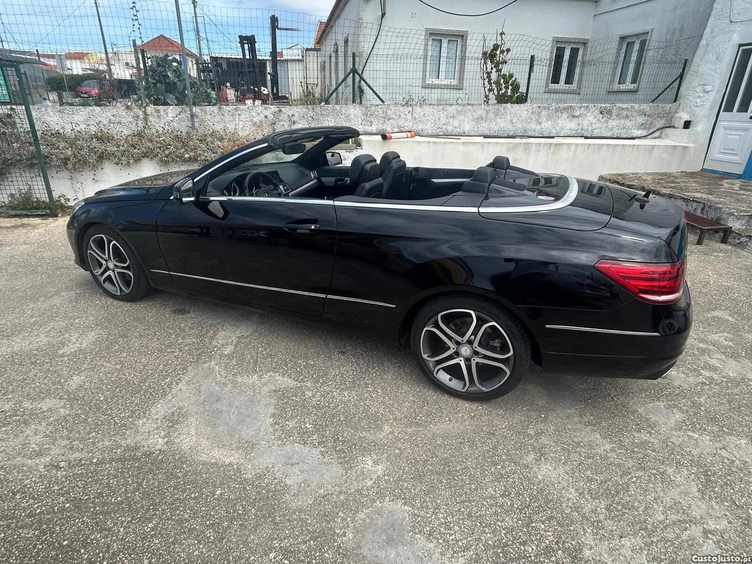 Mercedes-Benz E 220 BlueTEC Auto — fotografia 13