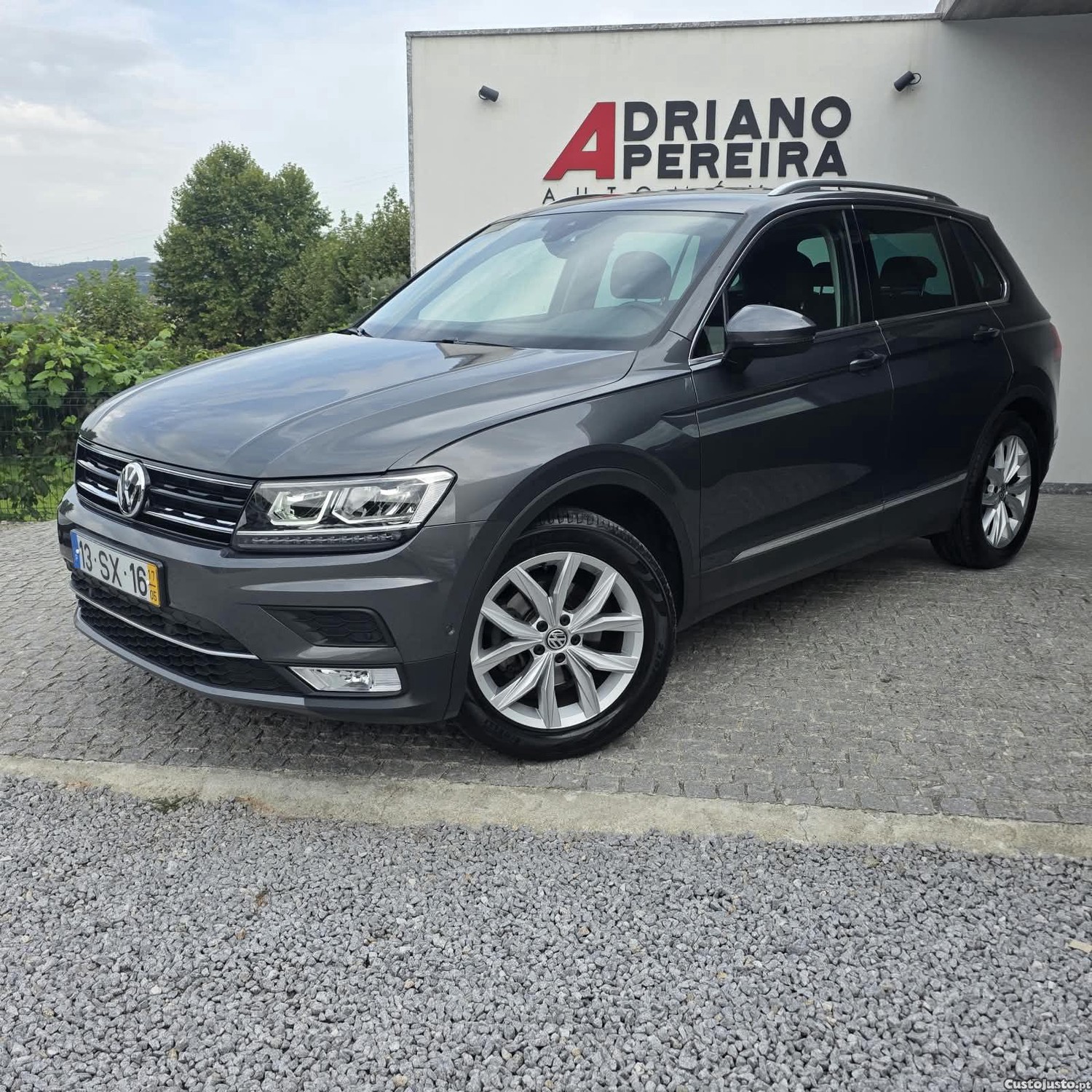Volkswagen Tiguan 2.0 TDi Sport BlueMotion — fotografia 13
