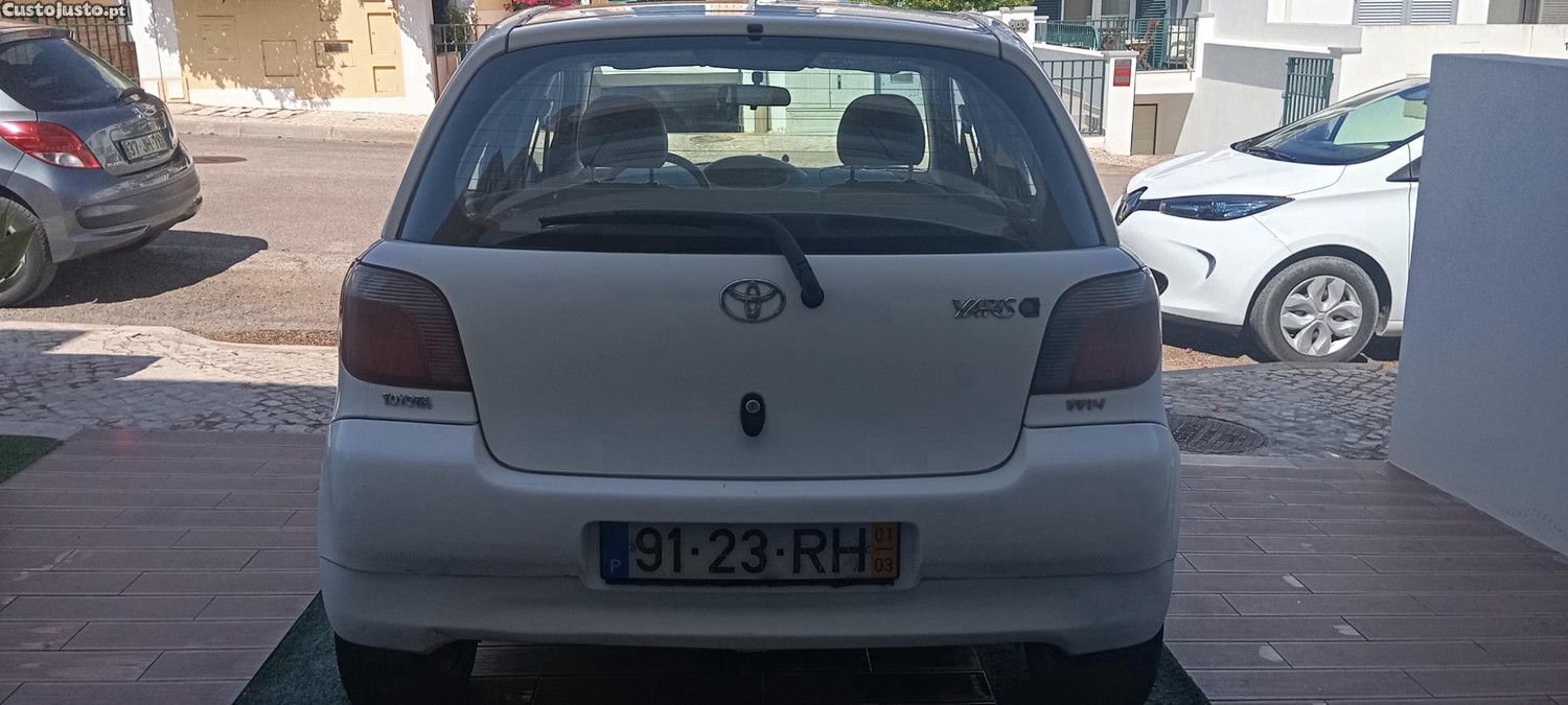 Toyota Yaris 1.0 Terra , em bom estado. — fotografia 9