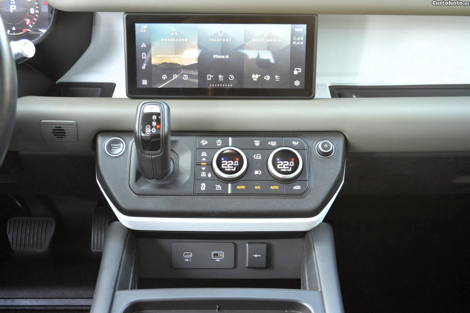 Land Rover Defender 3.0 I6 130 AWD X-Dynamic HSE — fotografia 3