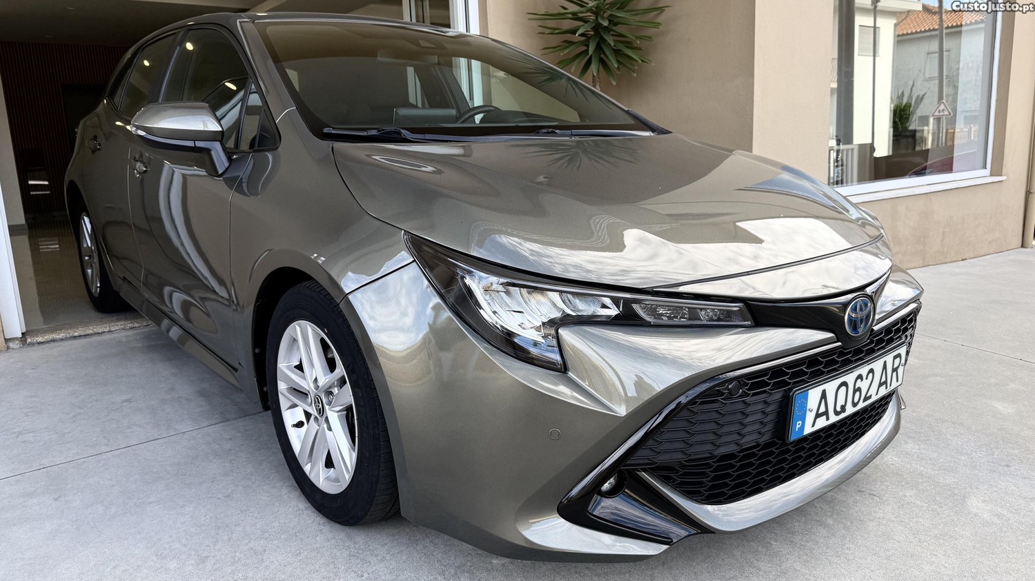 Toyota Corolla 1.8 Hybrid Confort