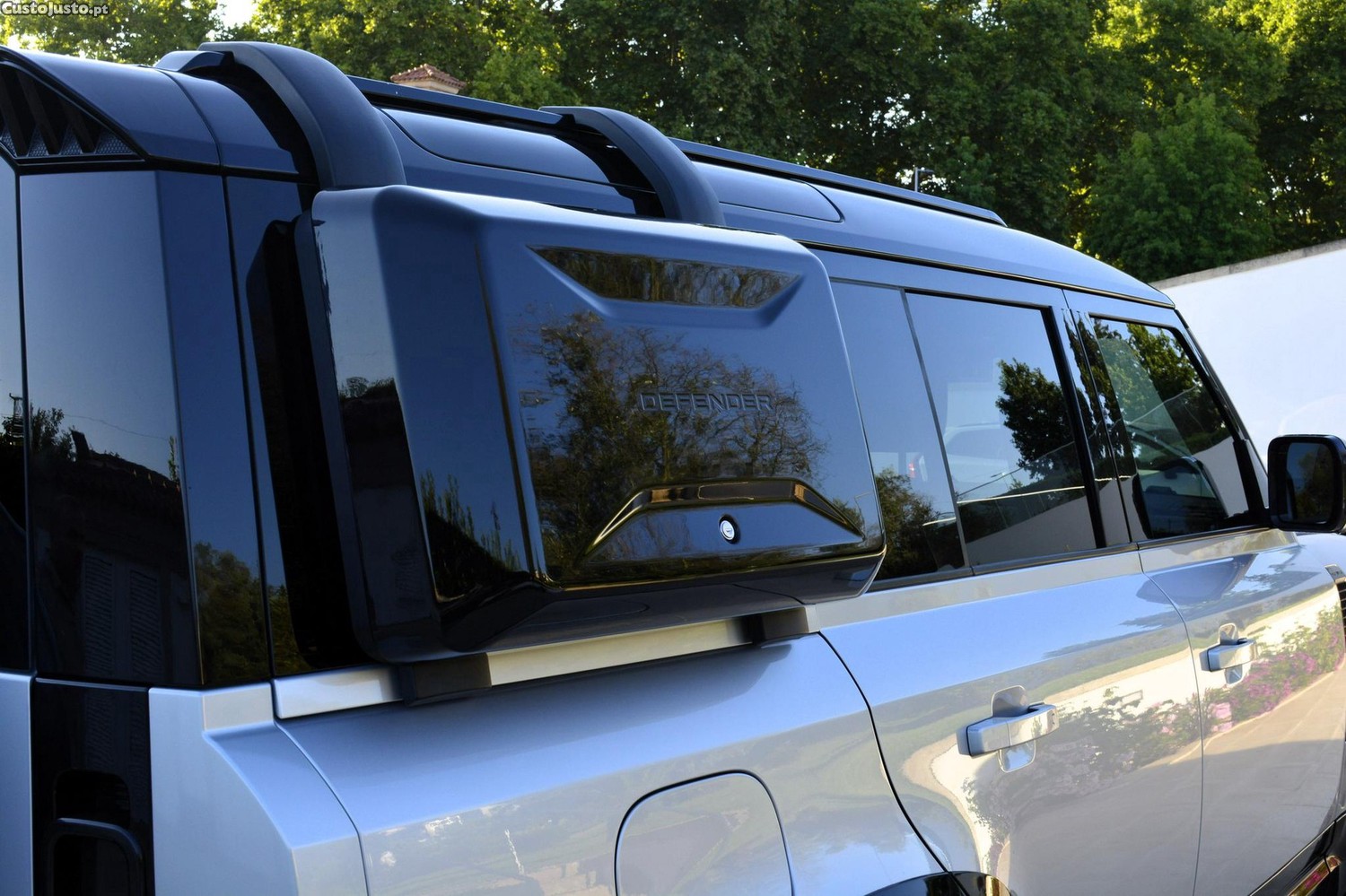 Land Rover Defender 3.0 I6 130 AWD X-Dynamic HSE — fotografia 19