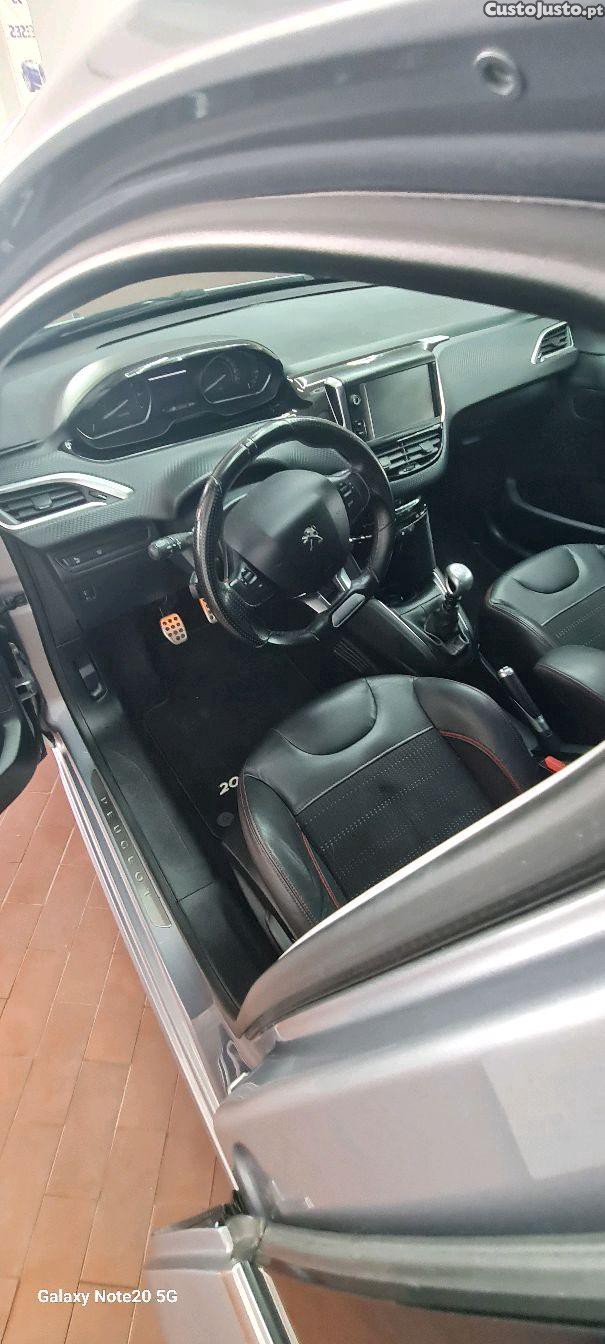 Peugeot 208 1.2 vti Puretch GT Line — fotografia 3