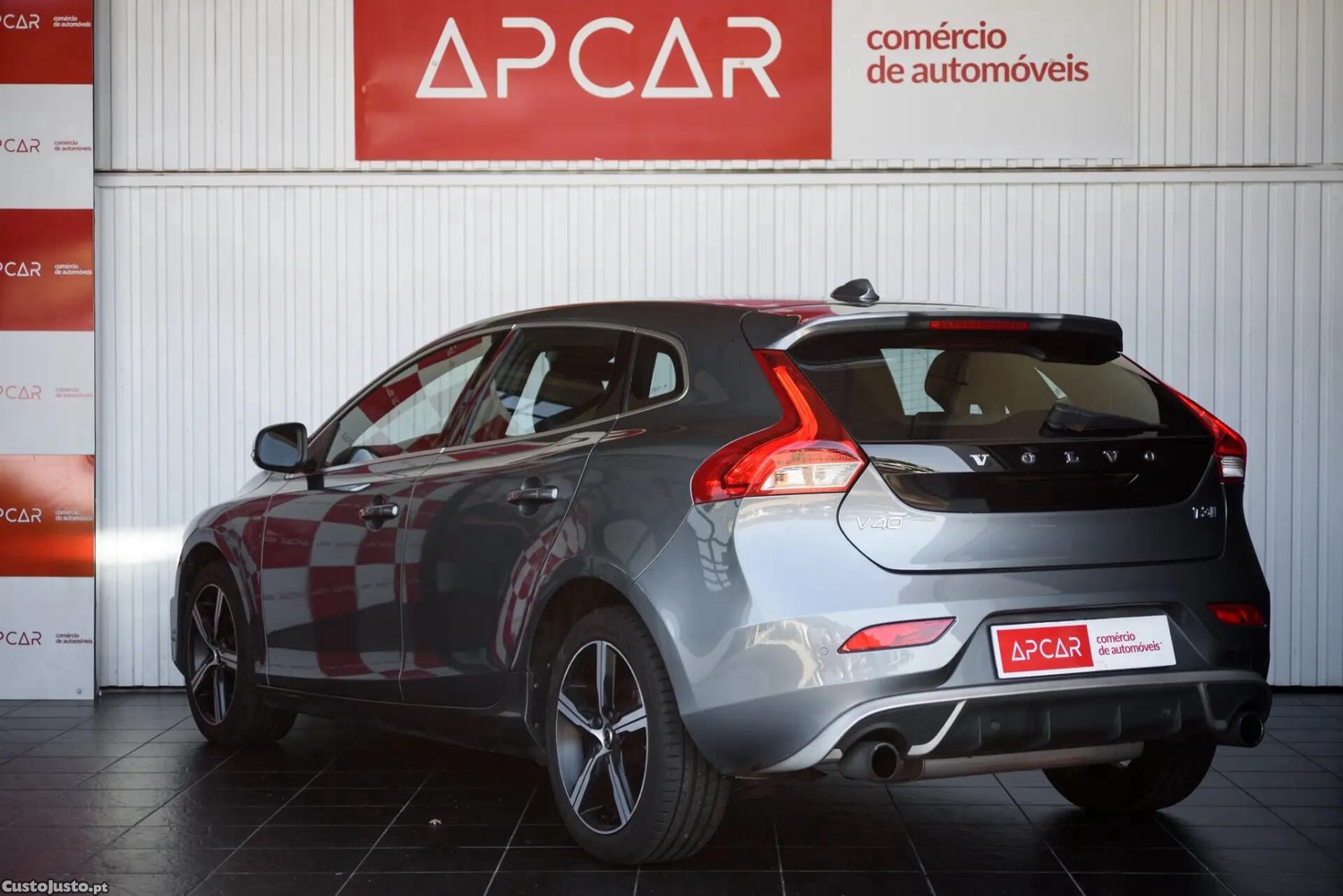 Volvo V40 1.5 T3 Sport Edition R Geartronic — fotografia 5