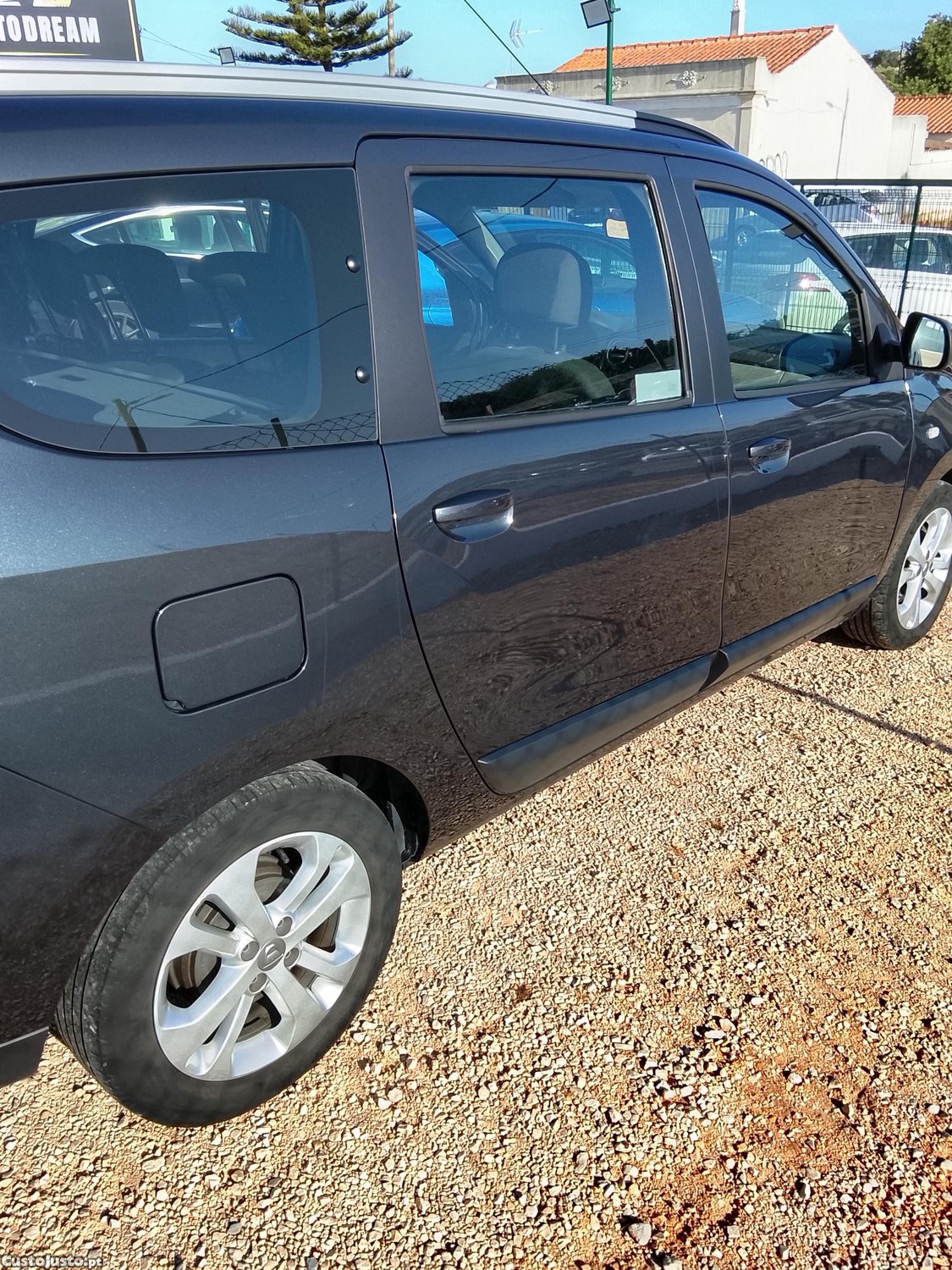 Dacia Lodgy 7 lugares 1.5 DCI — fotografia 4