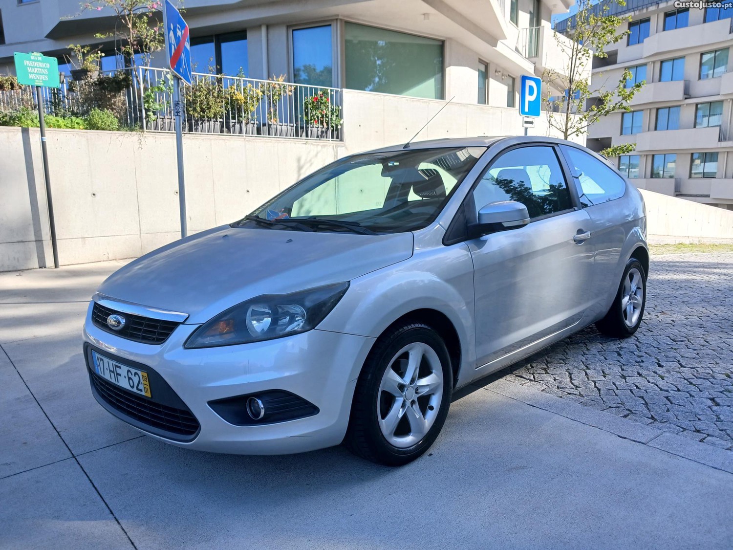 Ford Focus 1.6 tdi 3p 5 l — photo 3