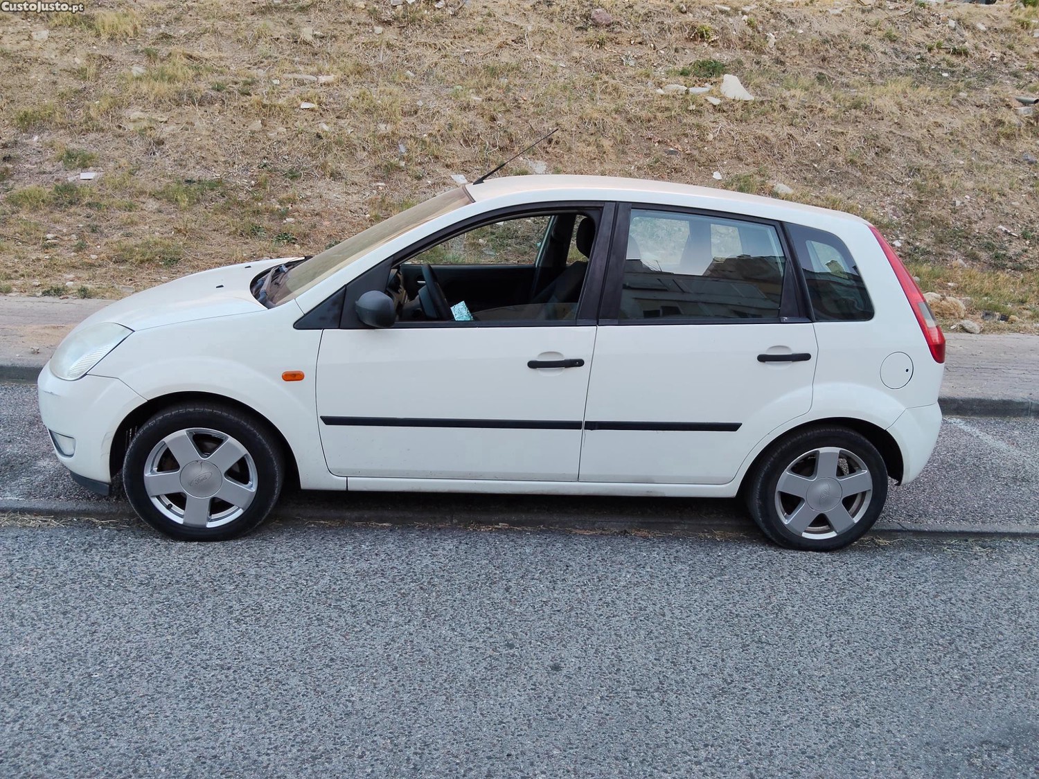 Ford Fiesta 1.4 tdci a/c - 05 — photo 5