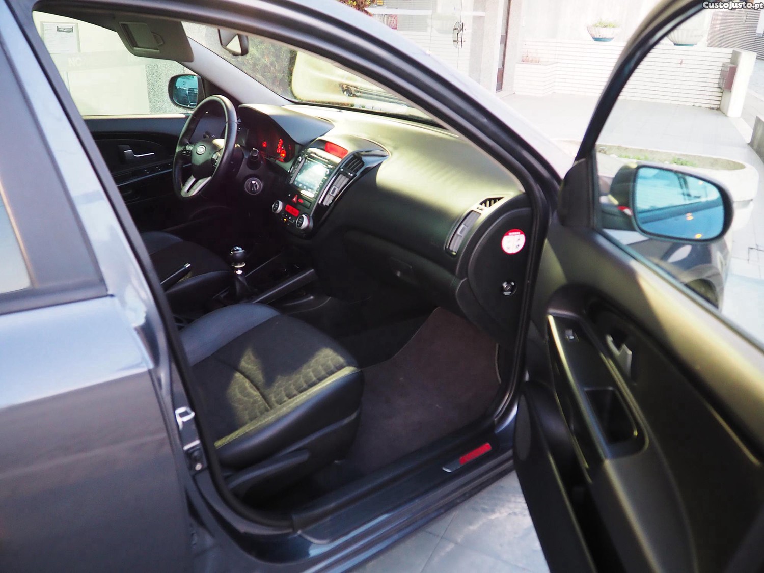 Kia Ceed Sw 1.6 Crdi 128 cv — photo 5