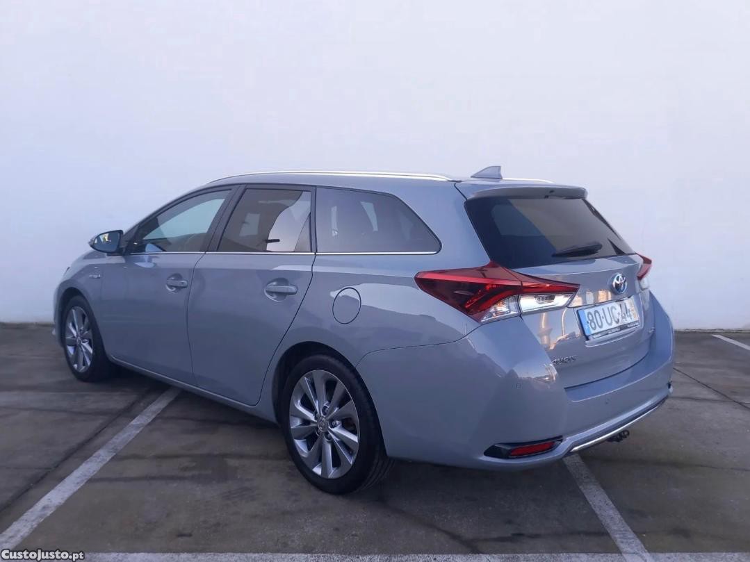 Toyota Auris Exclusive - 18 — photo 3