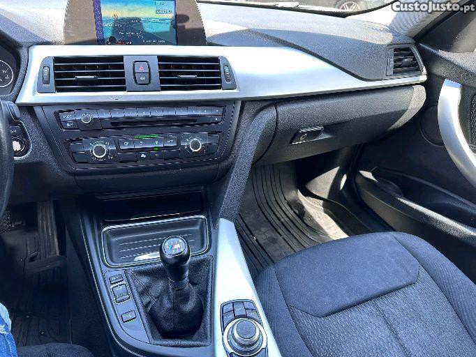 BMW 318 Sport Line — fotografia 3
