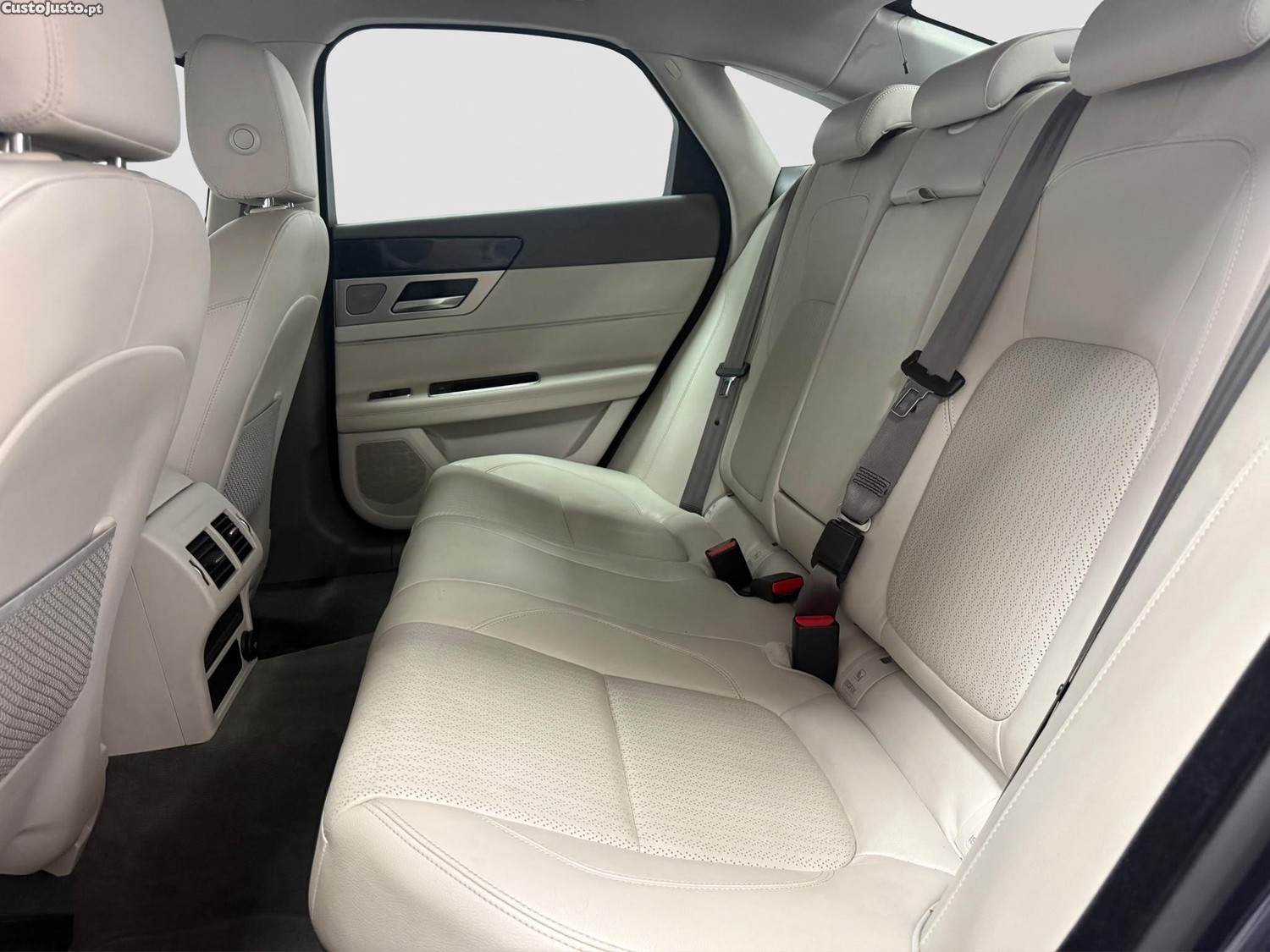 Jaguar XF 2.0D PRESTIGE — fotografia 2