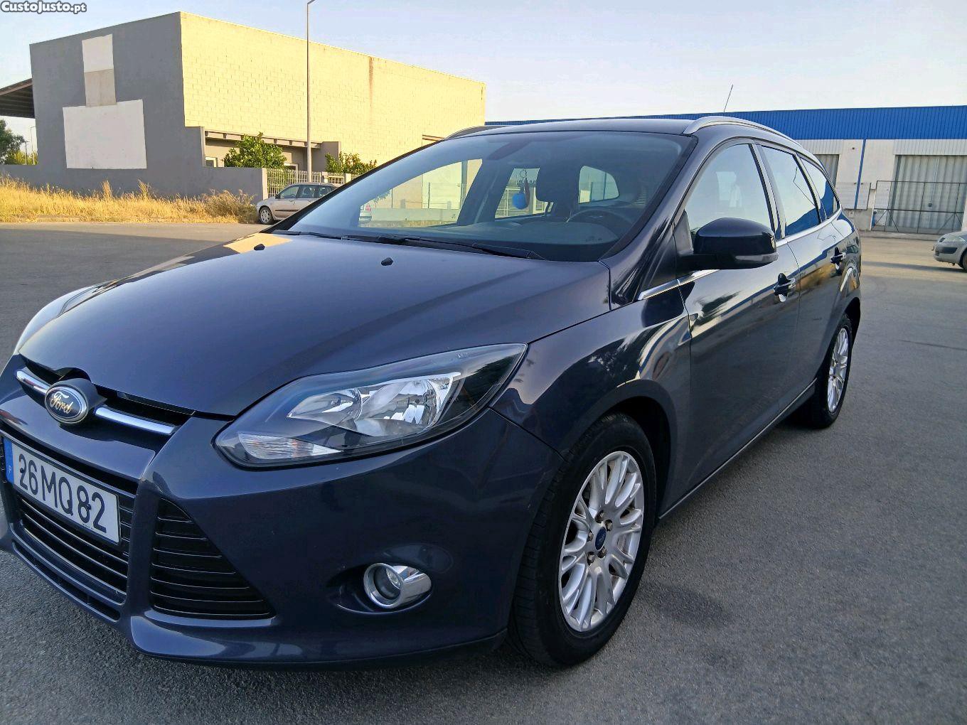 Ford Focus titanium top gama — fotografia 7