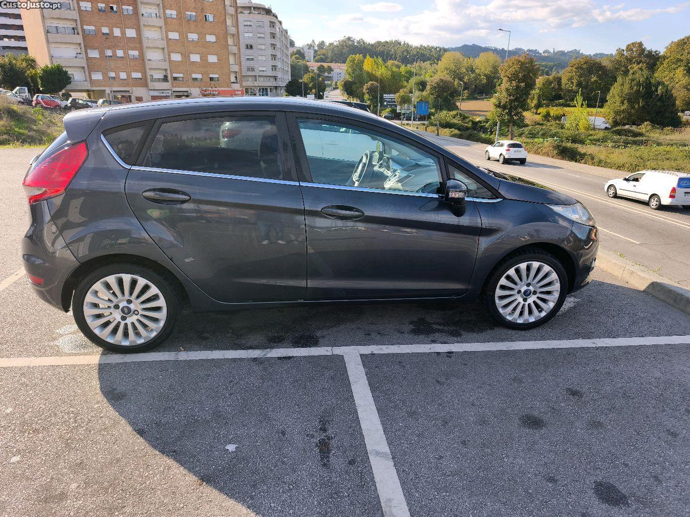 Ford Fiesta 1.4 tdci titanium — photo 2