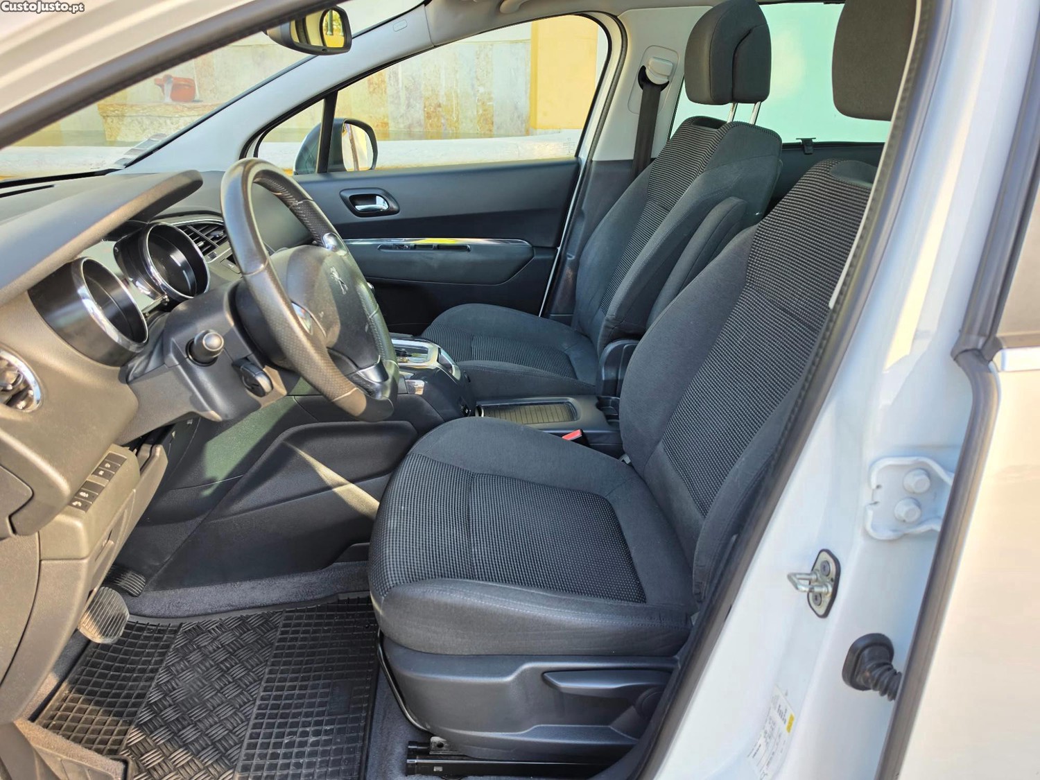 Peugeot 5008 1.6HDI 120cv NACIONAL Automático 7 lugares - 16 — photo 5