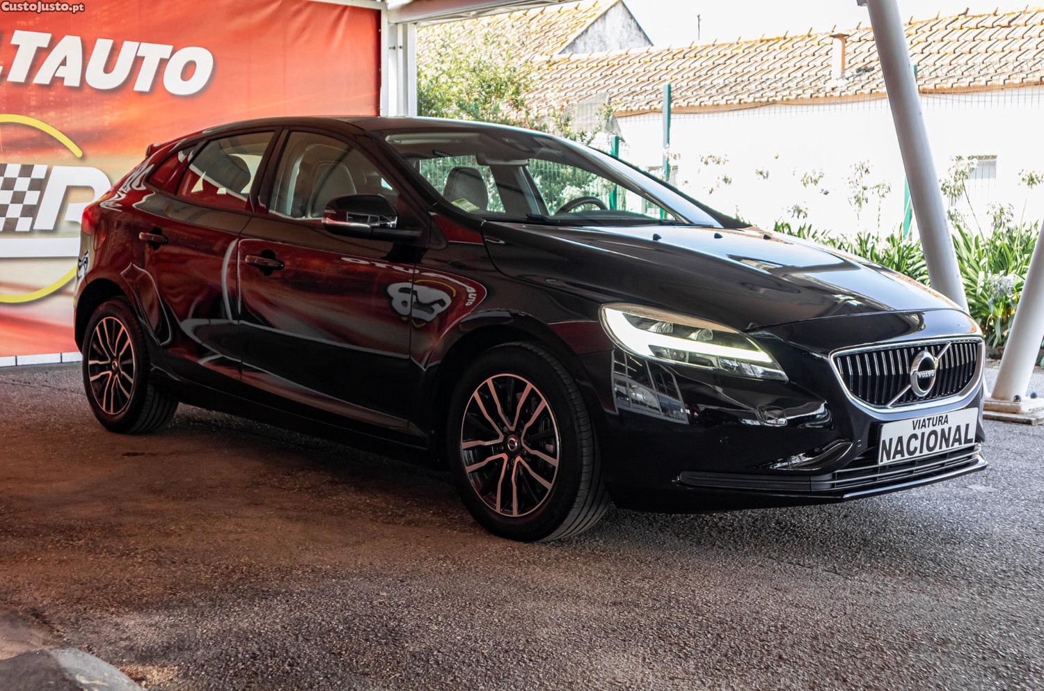 Volvo V40 2.0 D3 Momentum Geartronic — fotografia 21