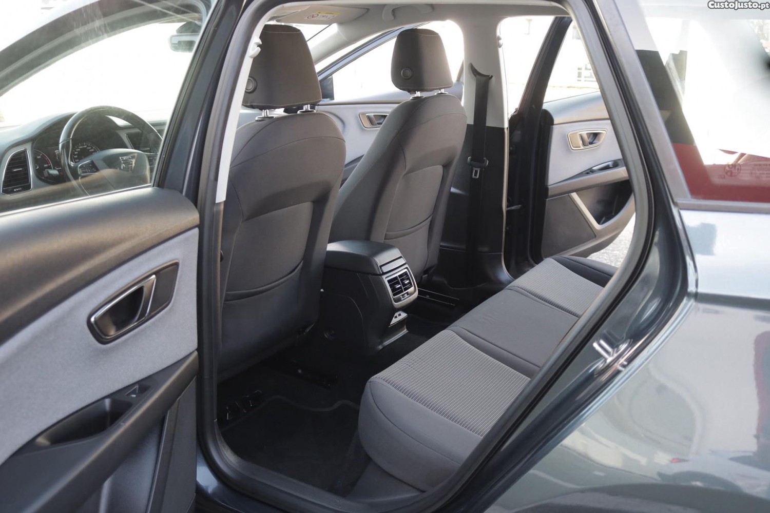 SEAT Leon ST 1.6 TDI Style 115cv — fotografia 35