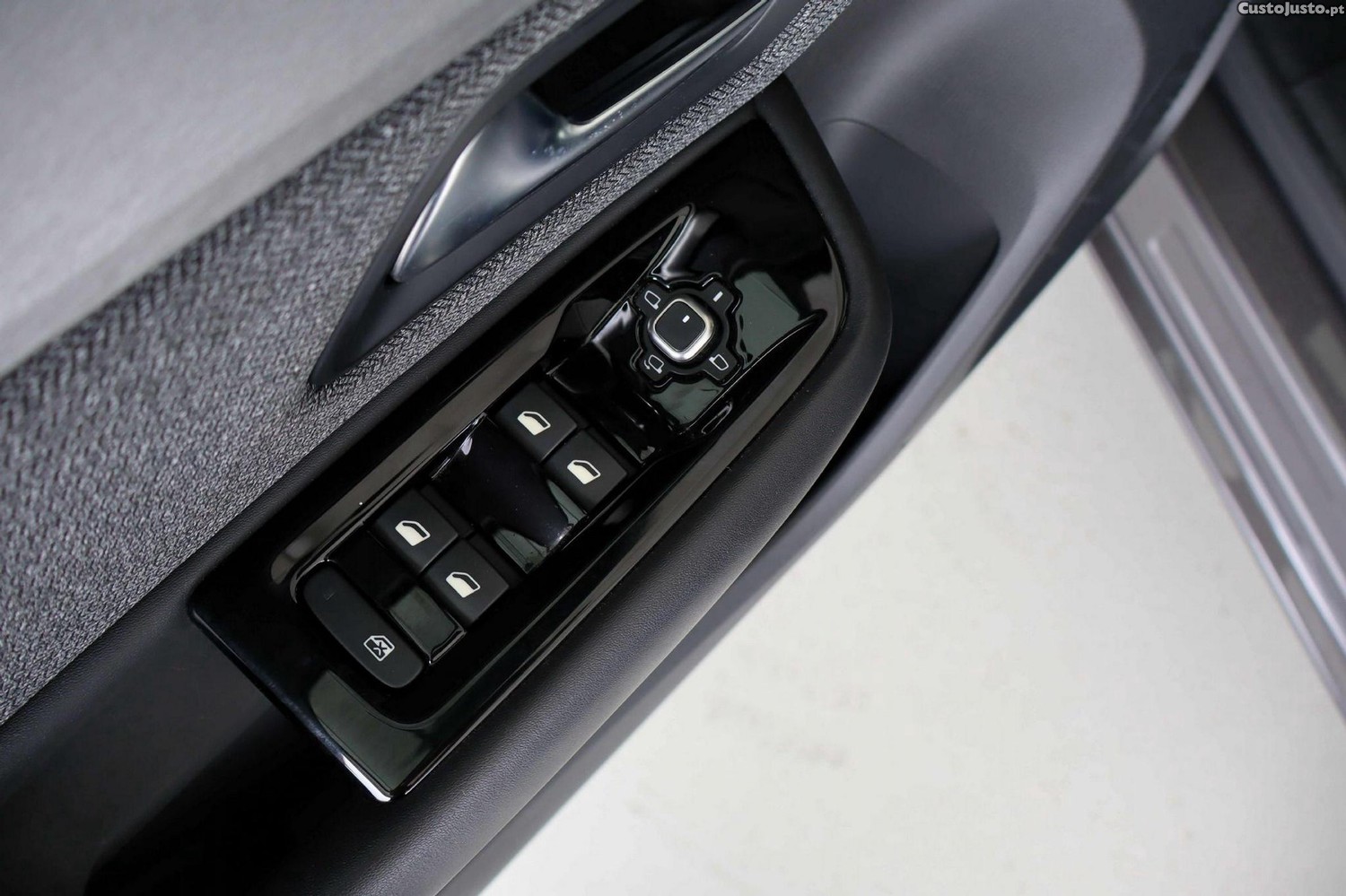 Citroën C5 X 1.6 Hybrid Feel Pack e-EAT8 — fotografia 18