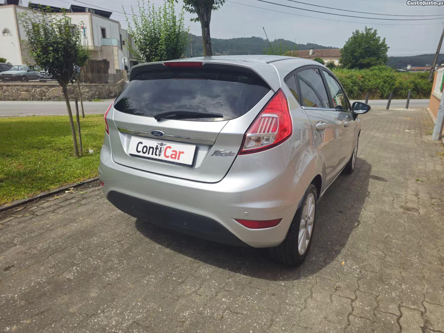 Ford Fiesta 1.5 tdci titanium — fotografia 9