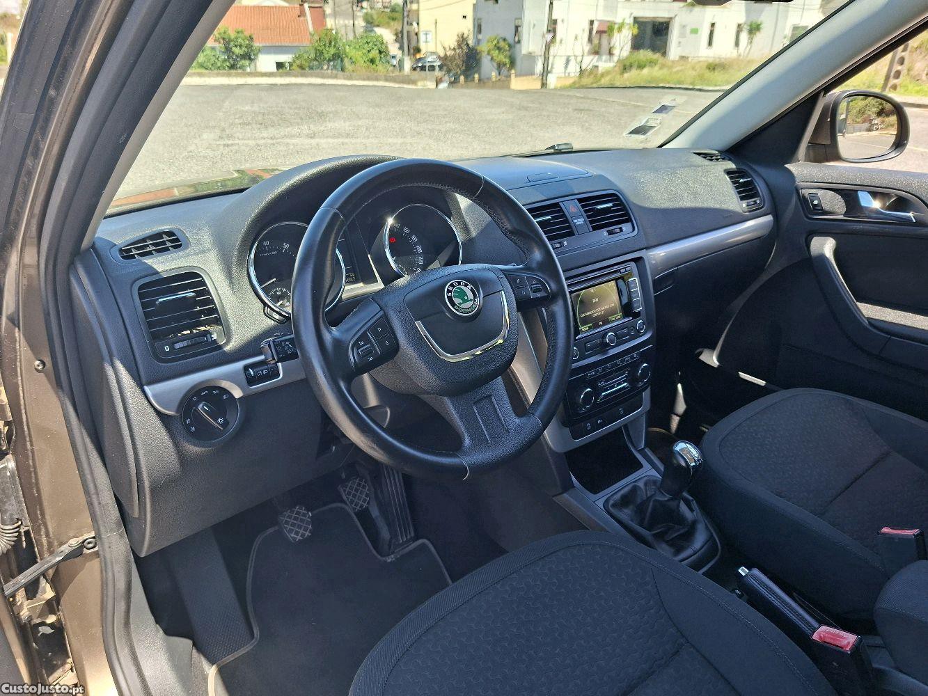 Skoda Yeti 1.2 Elegance 105cv c/ Revisão — fotografia 6