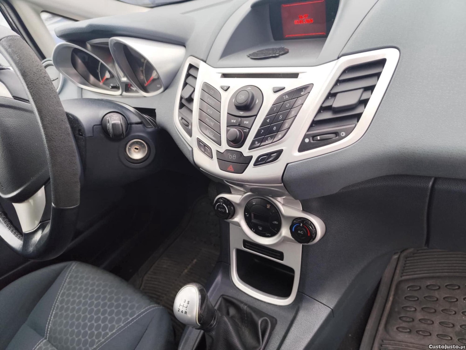 Ford Fiesta 1600 TDCI TITANIUM — fotografia 7