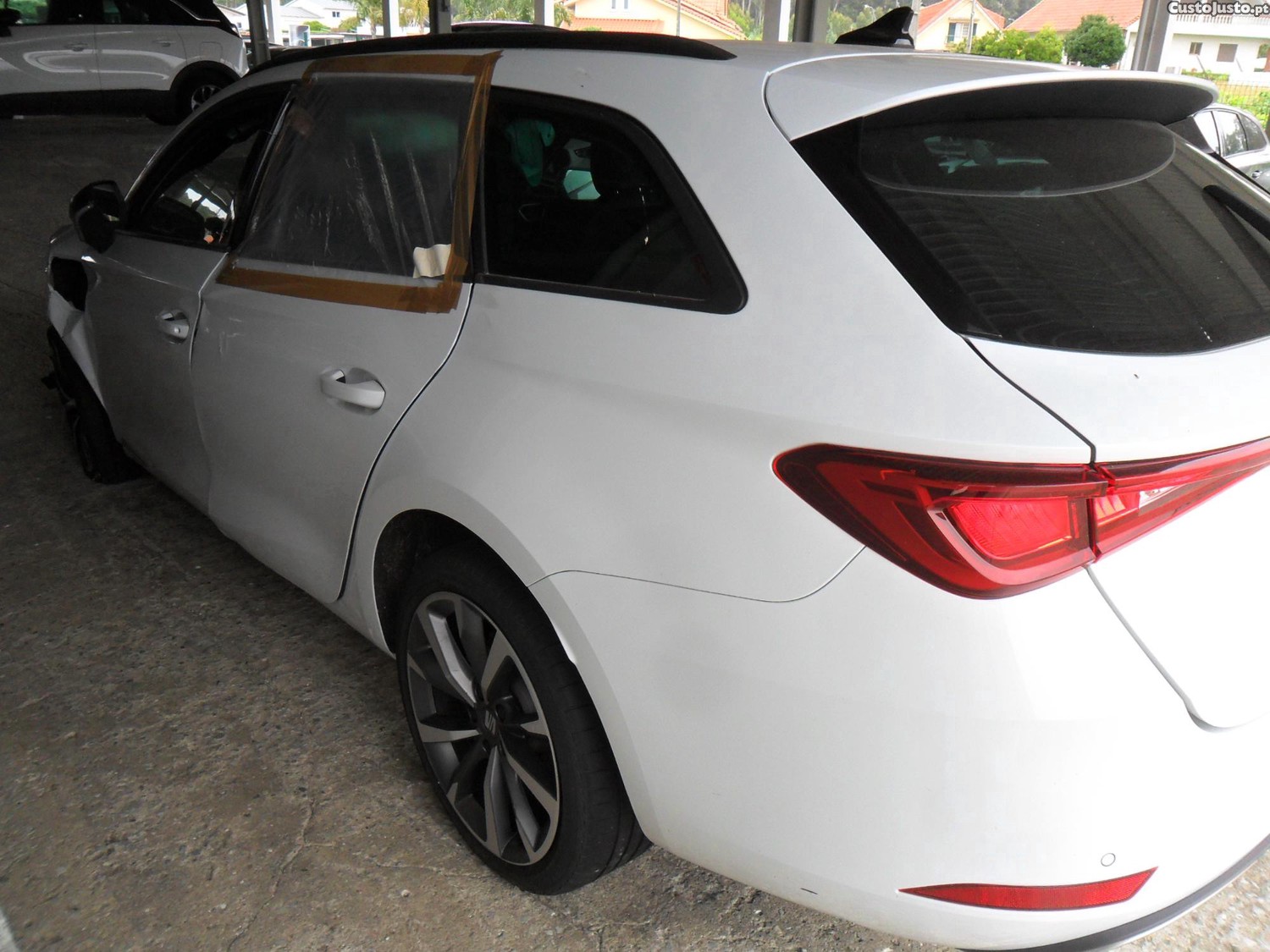 SEAT Leon ST 1.5 TSI e-Hybrid FR DSG — fotografia 6