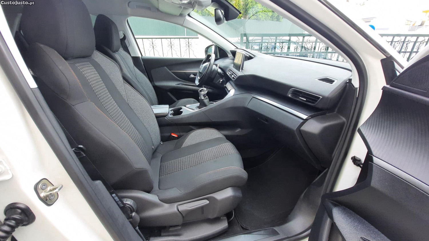 Peugeot 3008 1.5 HDI ALLURE Cx 8 v, 130 CV — fotografia 5