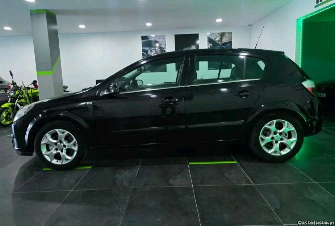 Opel Astra 1.3 CDTI — photo 2