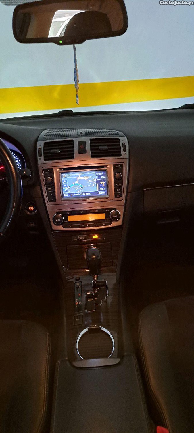 Toyota Avensis DCat — fotografia 10
