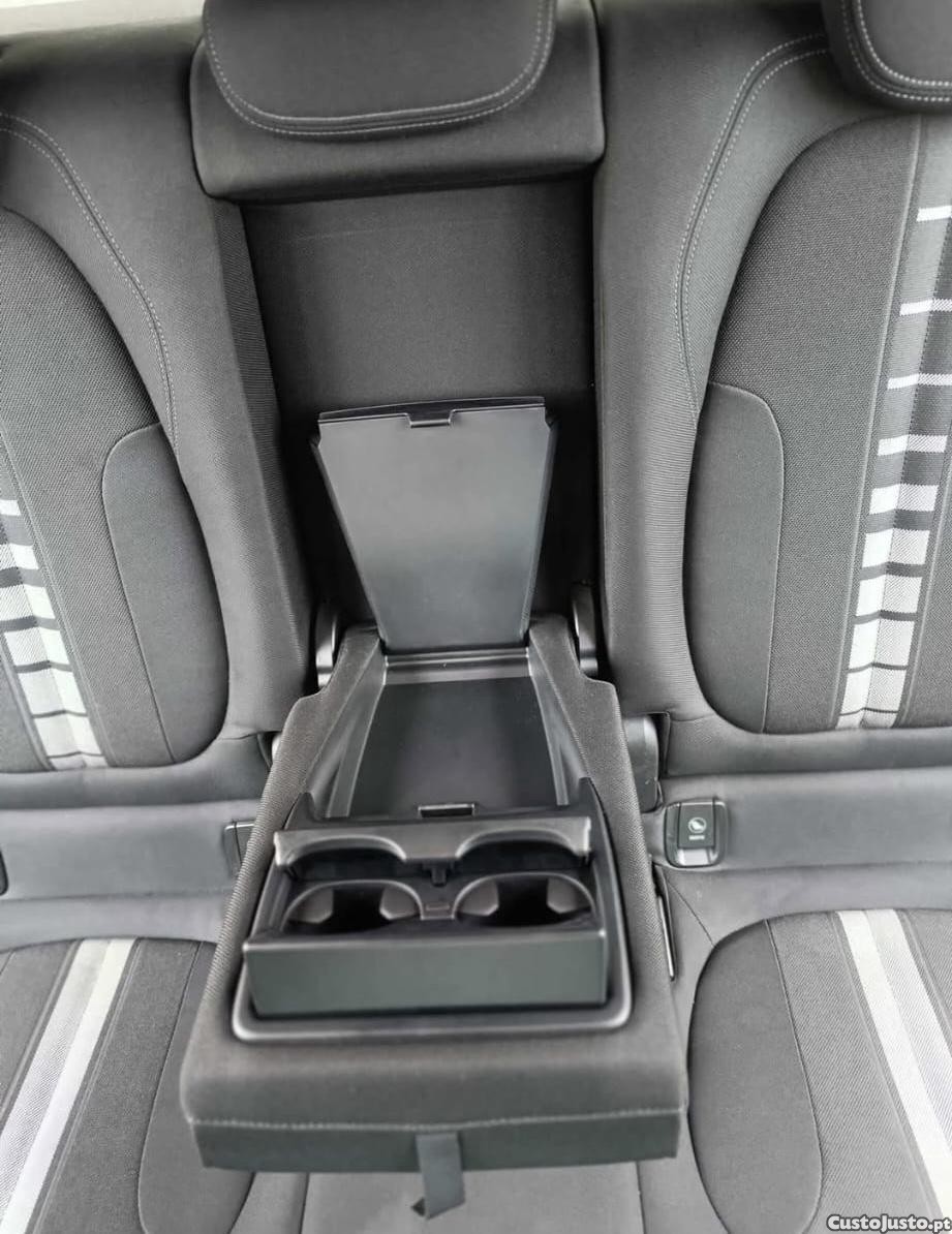 BMW 216 Active Tourer 216 — fotografia 2