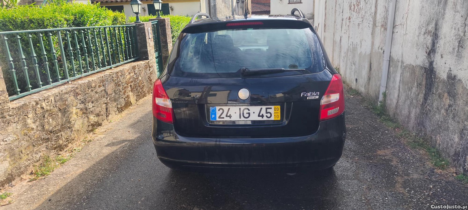 Skoda Fabia 1.2 — fotografia 6