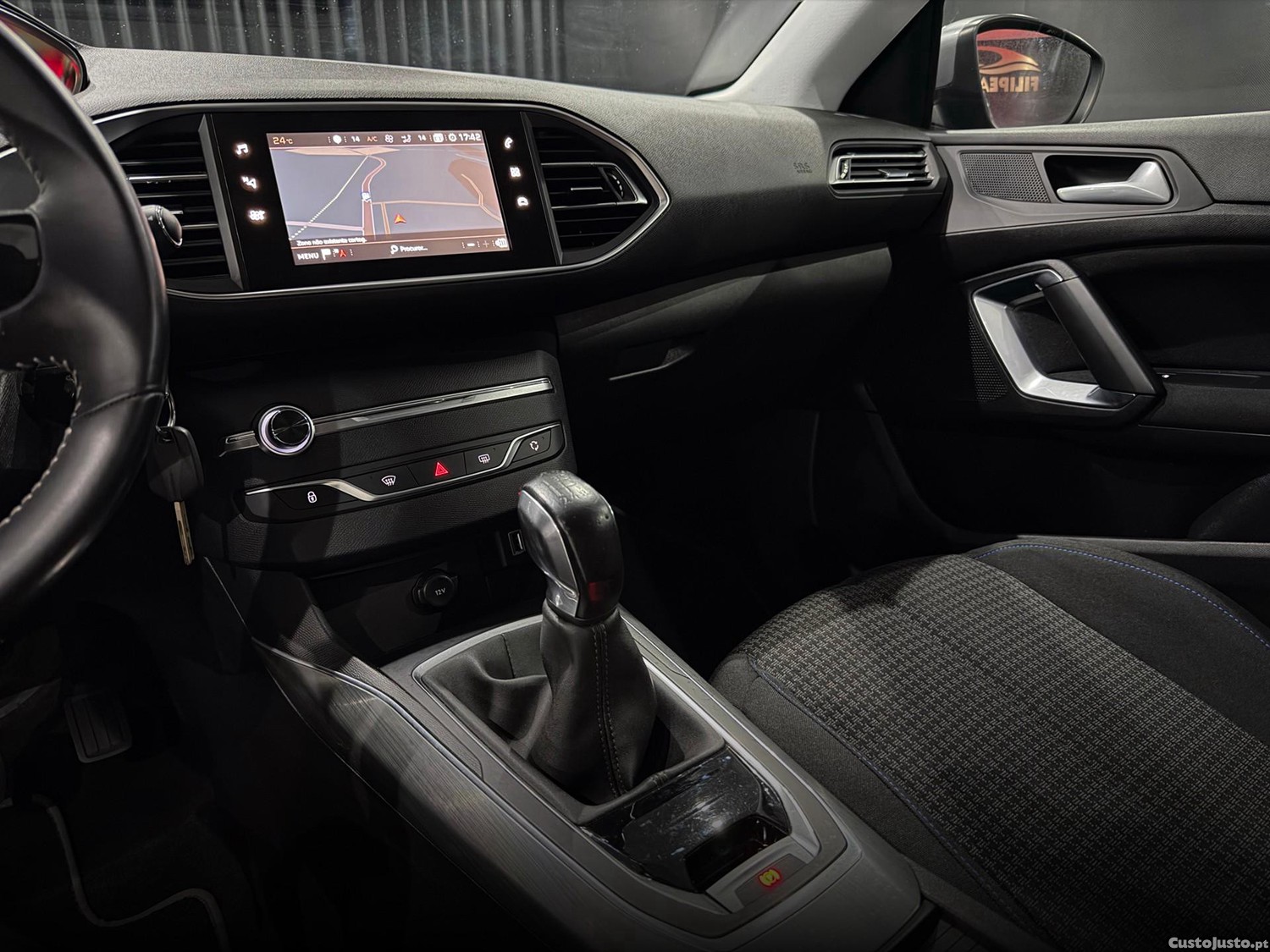 Peugeot 308 SW 1.6 BlueHDi Allure — fotografia 10