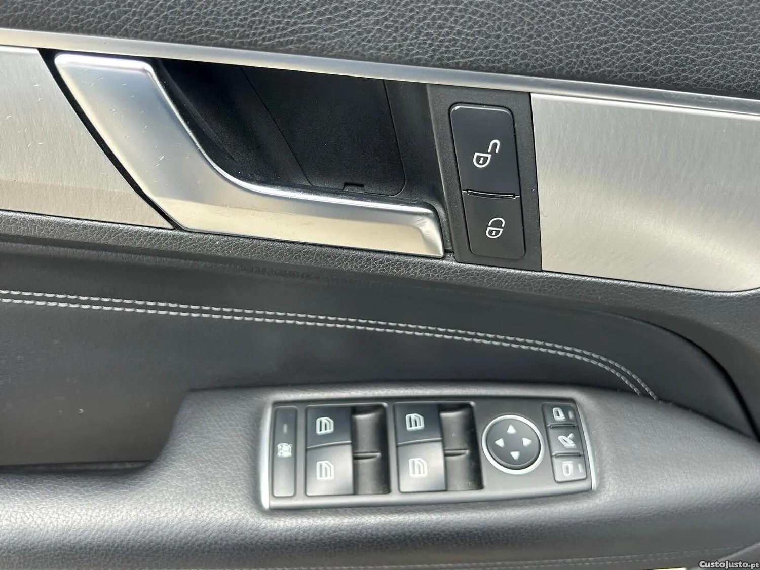 Mercedes-Benz E 220 BlueTEC Auto — fotografia 5
