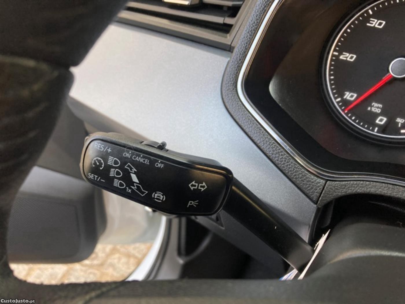 SEAT Arona 1.6 TDI Reference — fotografia 12