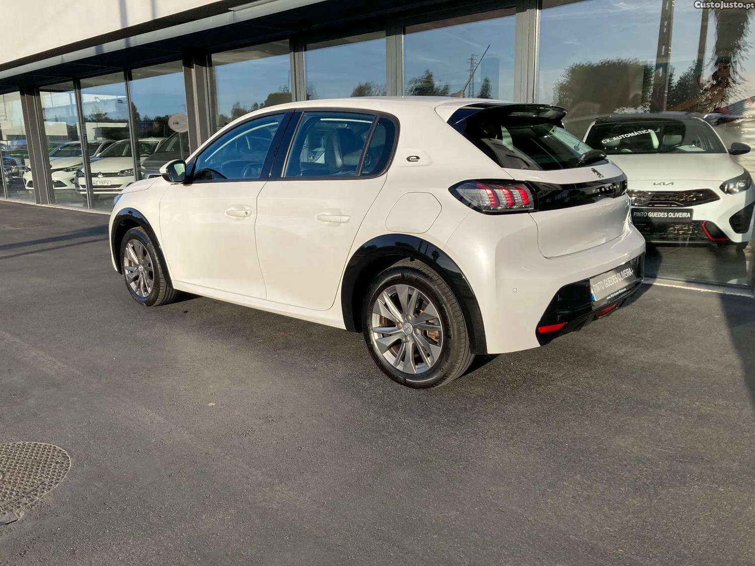 Peugeot e-208 50 kWh Active Pack - 20 — photo 5