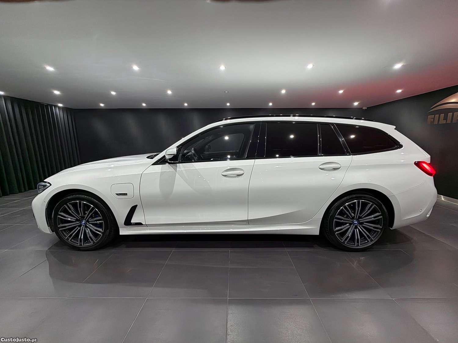 BMW 330 e Pack M Auto — fotografia 22