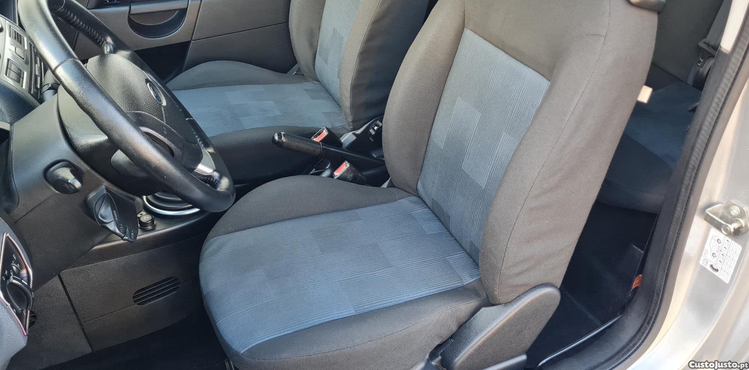 Ford Fiesta 1.4 Diesel, 5 Lugares, Estimado — fotografia 4