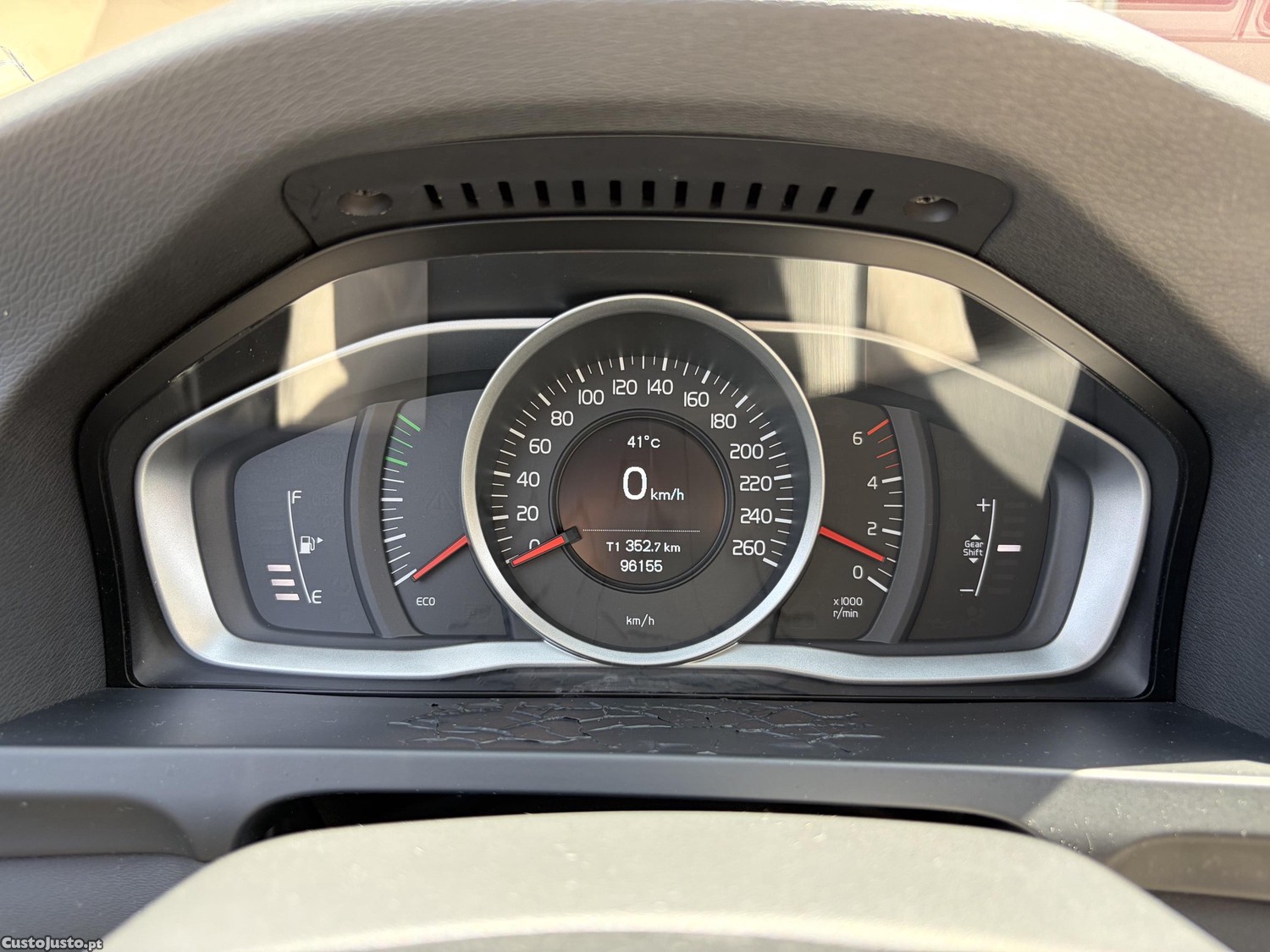 Volvo V60 Momentum — fotografia 4