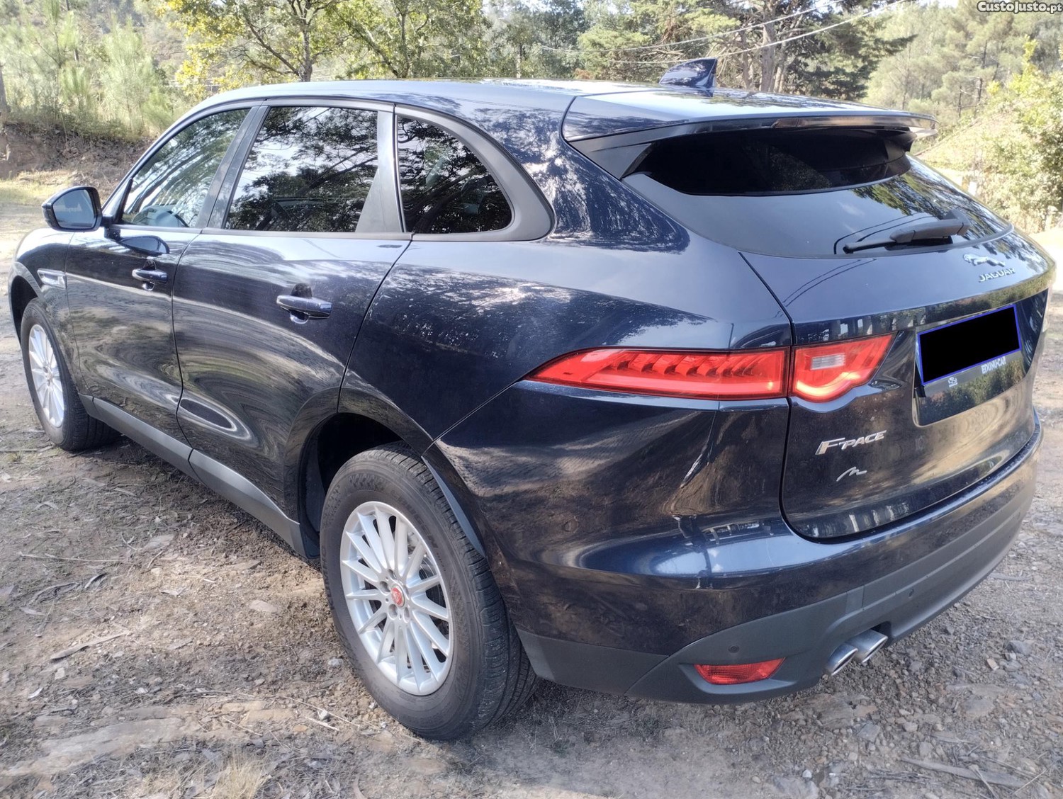 Jaguar F-Pace 2.0 i 4D Prestige - CX. Manual - GPS - Camara Marcha Tras - Classe 1 Portagens - DISTRIBUIÇAO NOVA — fotografia 25