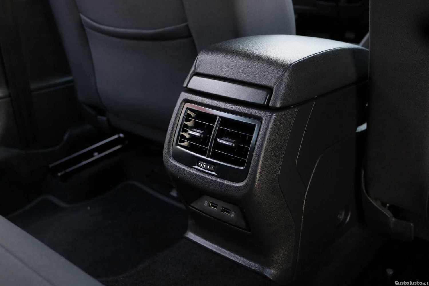 SEAT Leon ST 1.6 TDI Style 115cv — fotografia 37