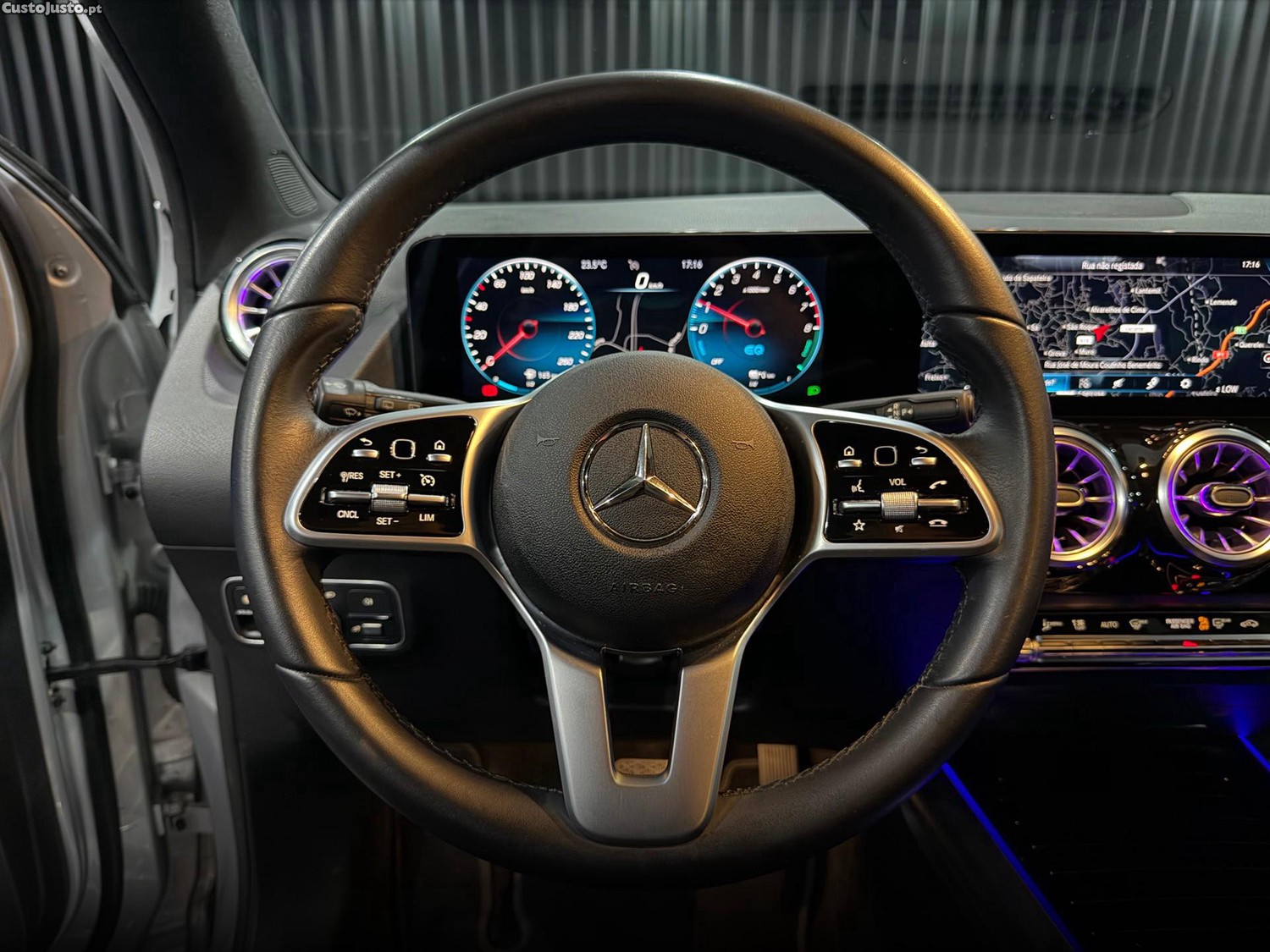 Mercedes-Benz GLA 250 e 8G-DCT Progressive — fotografia 9
