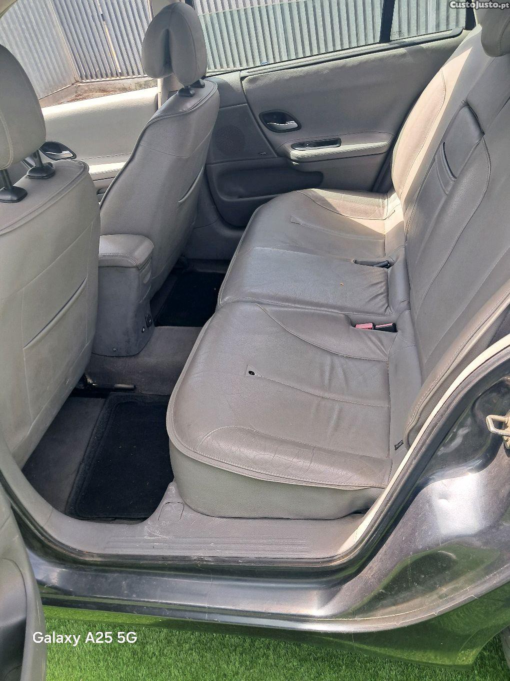Renault Laguna privilege — fotografia 3