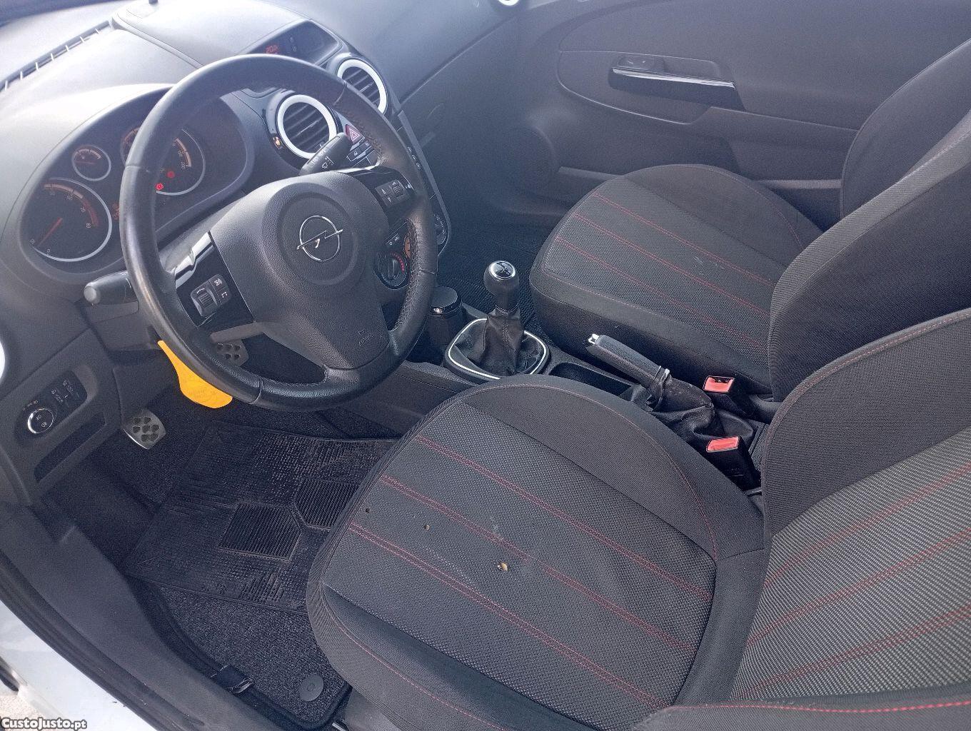 Opel Corsa Black Edition — fotografia 6
